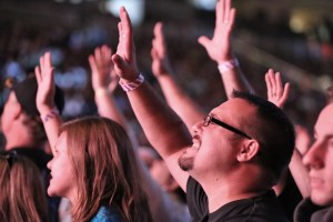 Sunday night was full of praise and worship in Pittsburgh. More than 1,500 people committed their lives to Christ over the weekend, and tens of thousands more watched the Festival through the live web stream. (August 17, 2014)