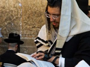 western-wall-on-the-eve-of-the-jewish-new-year