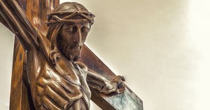 pc_woodcarvedstatuecrucifixionjesuschrist_fbm
